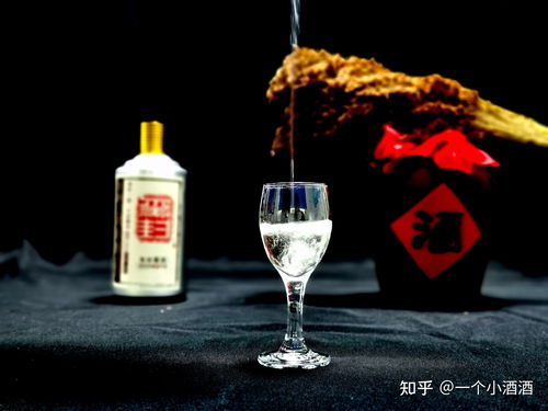 白酒空杯后聞著不香反臭,一定就是劣質(zhì)酒精酒 其實(shí)純糧酒也會(huì)這樣